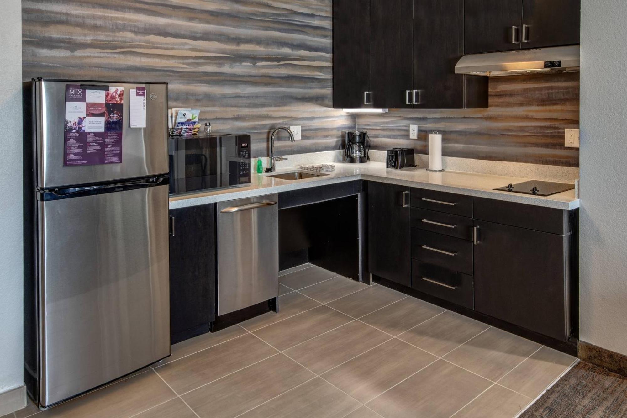 Residence Inn By Marriott Tulsa Midtown Экстерьер фото